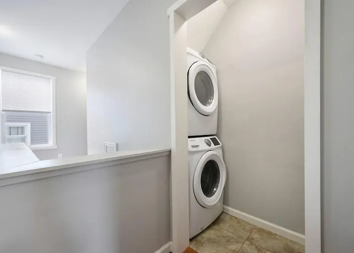 Hostwise - Free Parking, Highly Walkable, 2 Full Bathrooms Pittsburgh